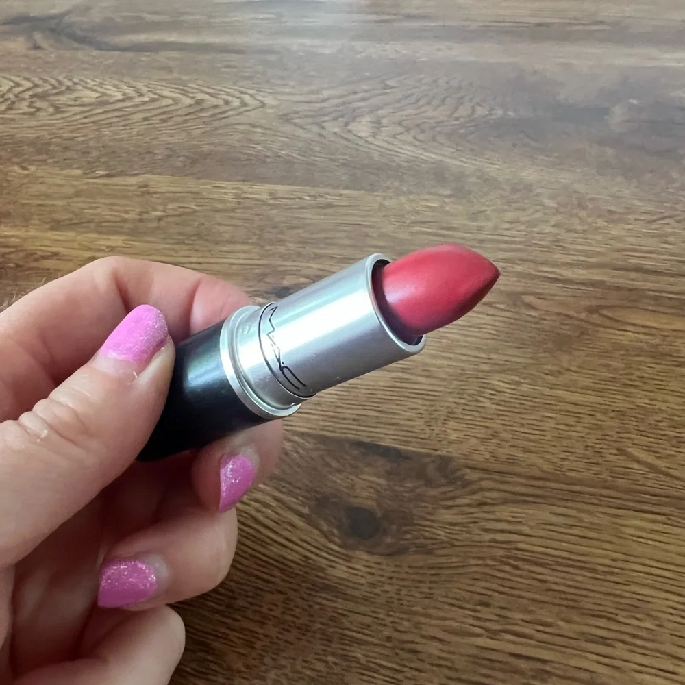 Mac Cosmetics BNIB matte lipstick Forever Curious #668